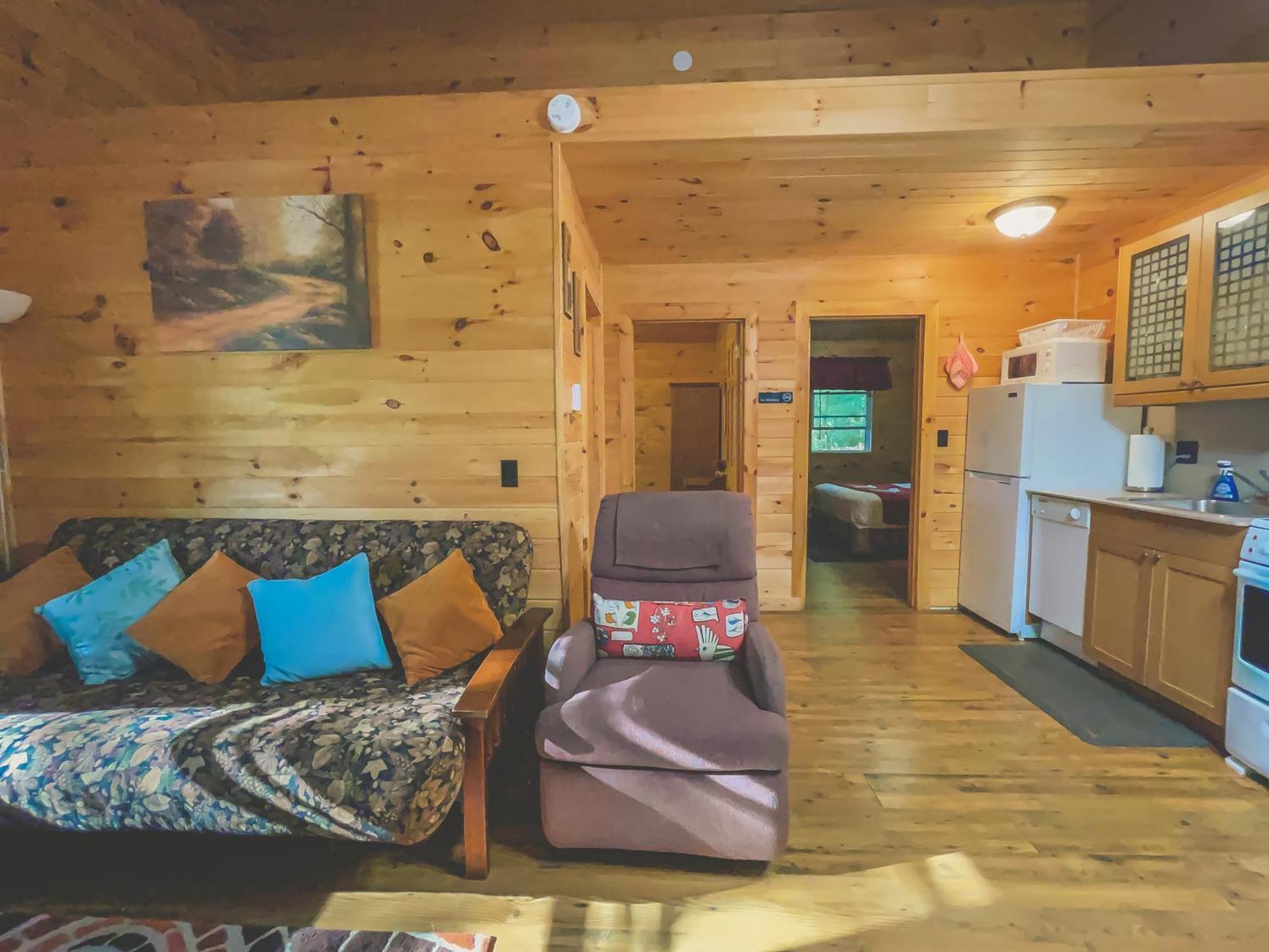 Motel Long Lake And Cottages Стая снимка