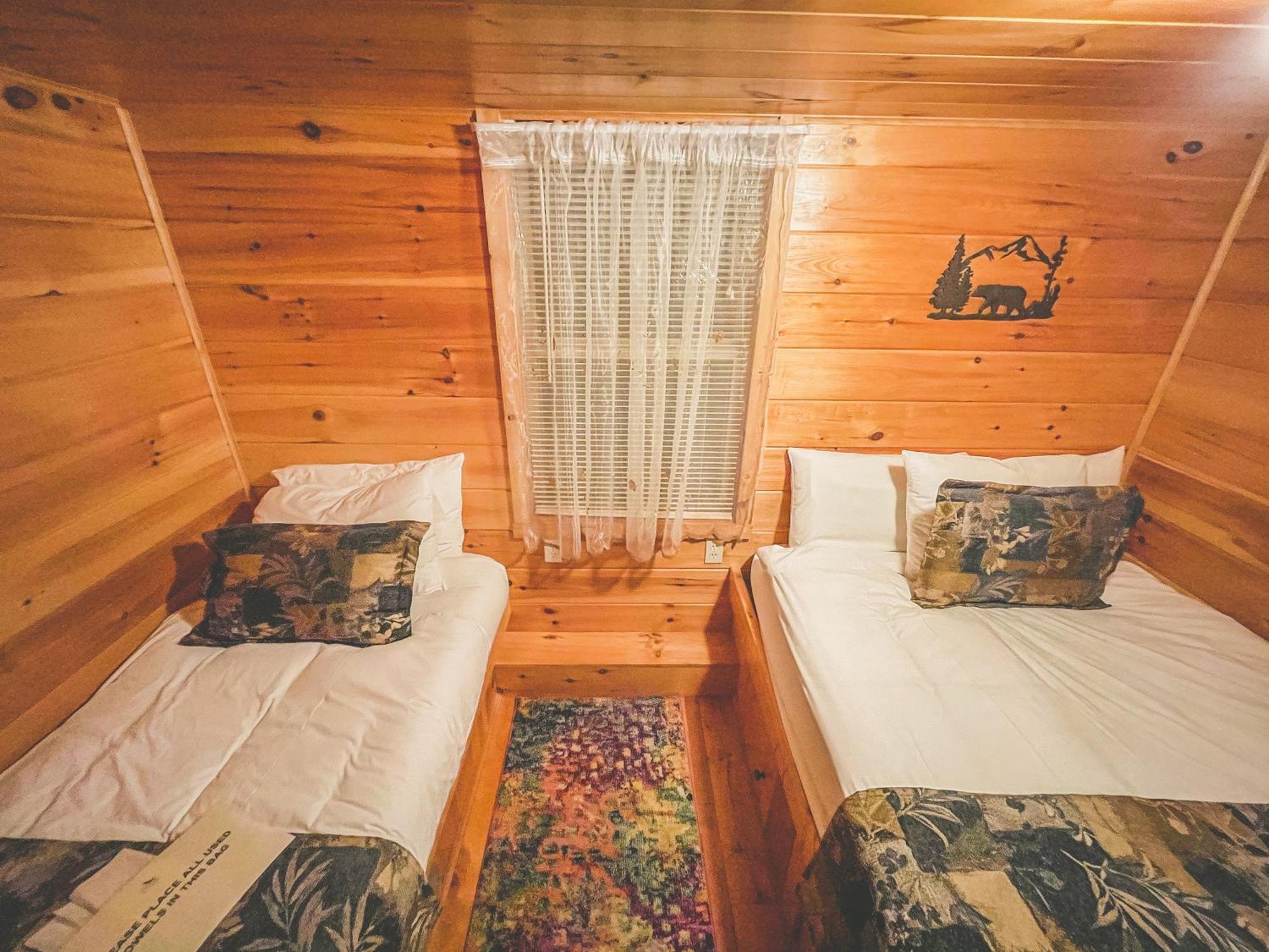 Motel Long Lake And Cottages Стая снимка