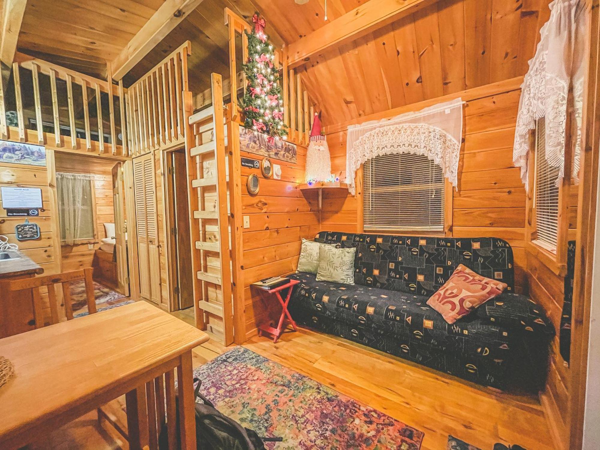 Motel Long Lake And Cottages Стая снимка