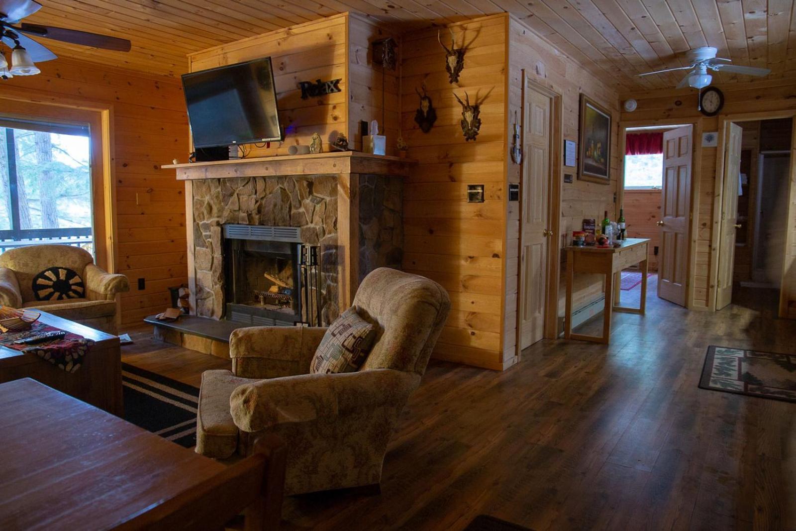 Motel Long Lake And Cottages Екстериор снимка