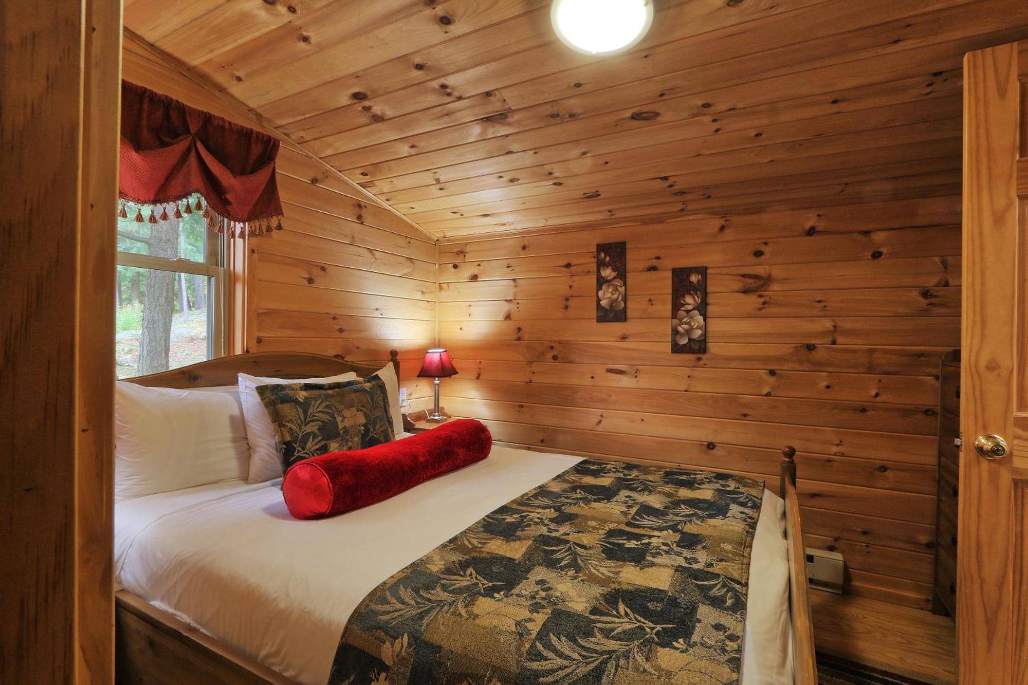 Motel Long Lake And Cottages Екстериор снимка