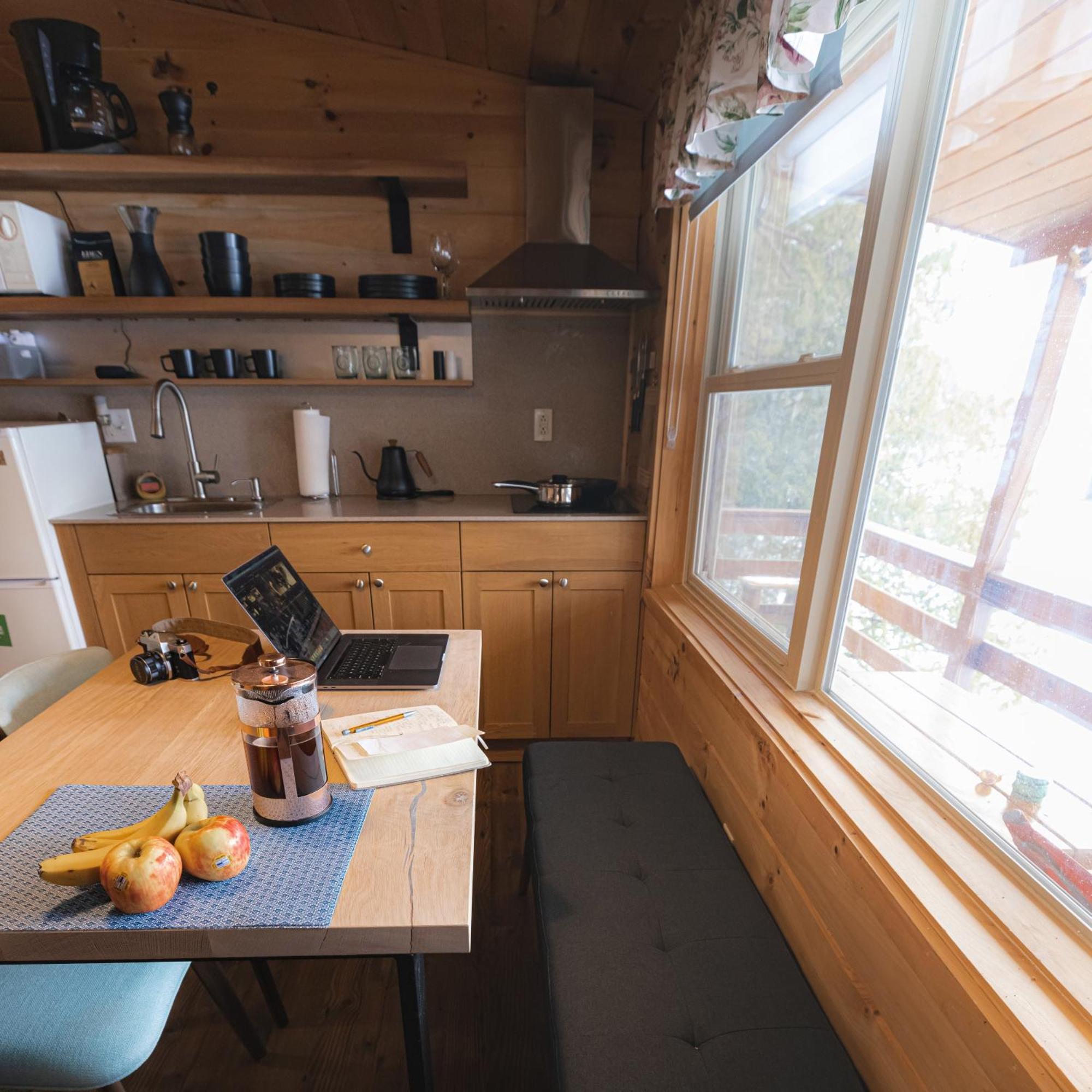 Motel Long Lake And Cottages Екстериор снимка