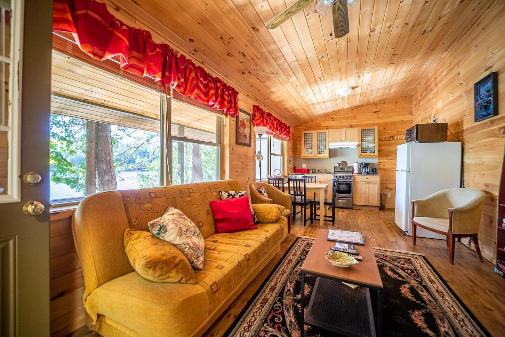 Motel Long Lake And Cottages Екстериор снимка