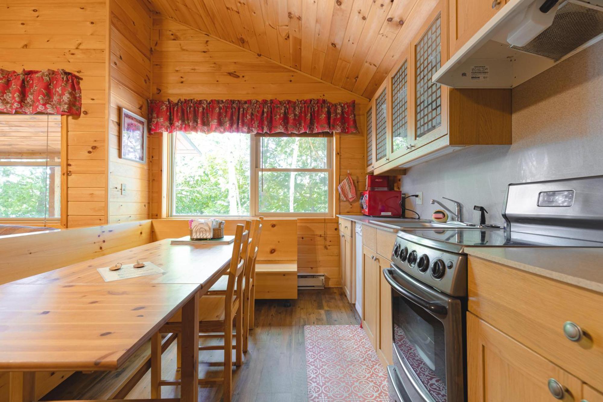 Motel Long Lake And Cottages Екстериор снимка