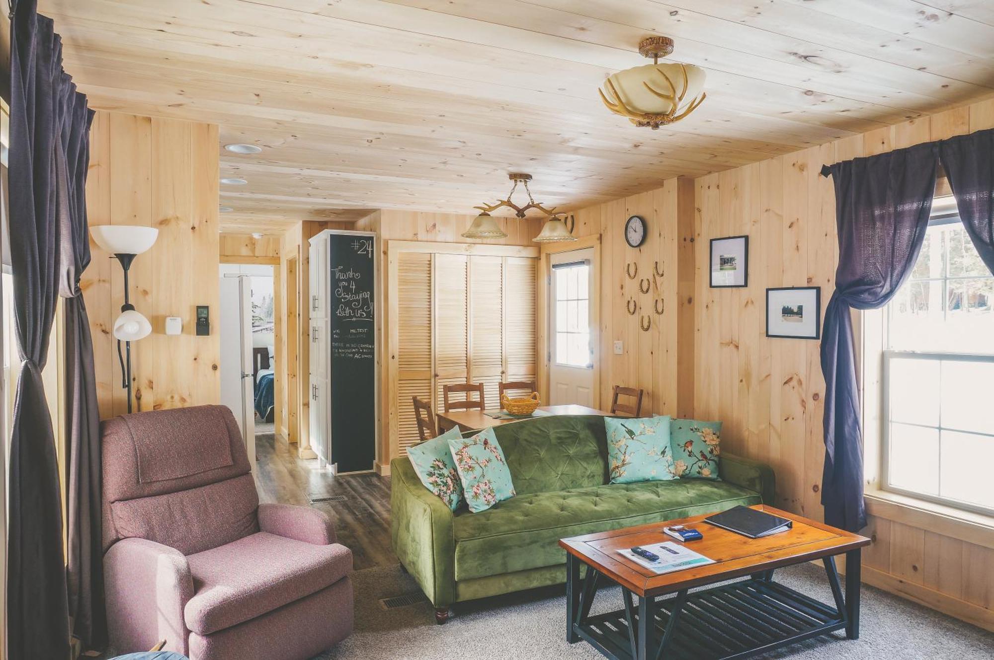 Motel Long Lake And Cottages Екстериор снимка